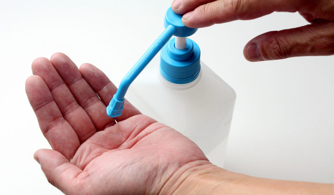 5 cosas que puedes hacer con alcohol desinfectante