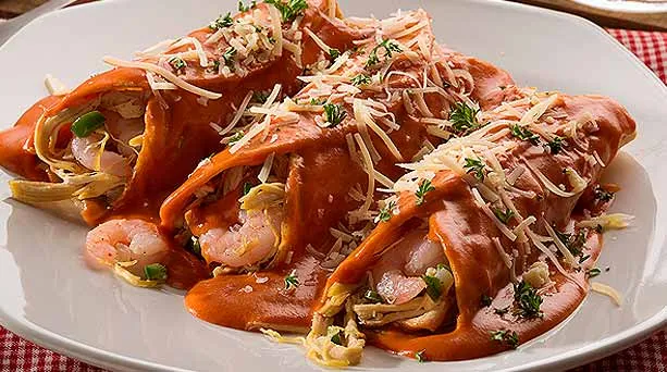 Enchiladas de pollo y camarón