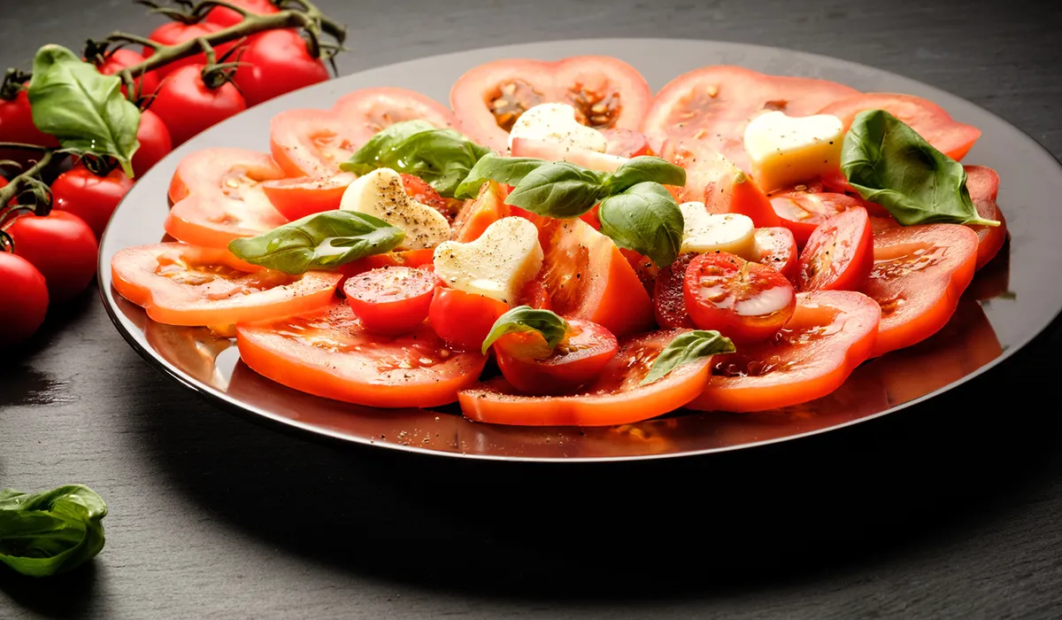Ensalada fresca con aderezo de cilantro