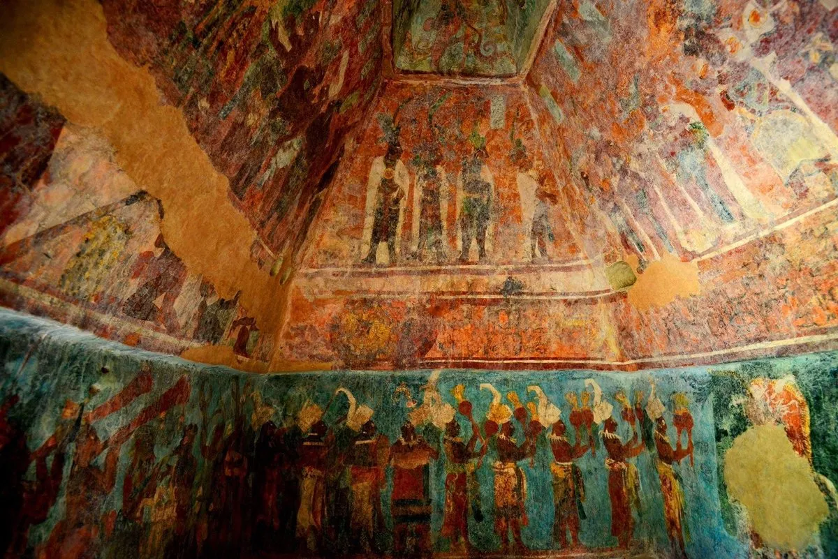 INAH devuelve resplandor a murales de Bonampak