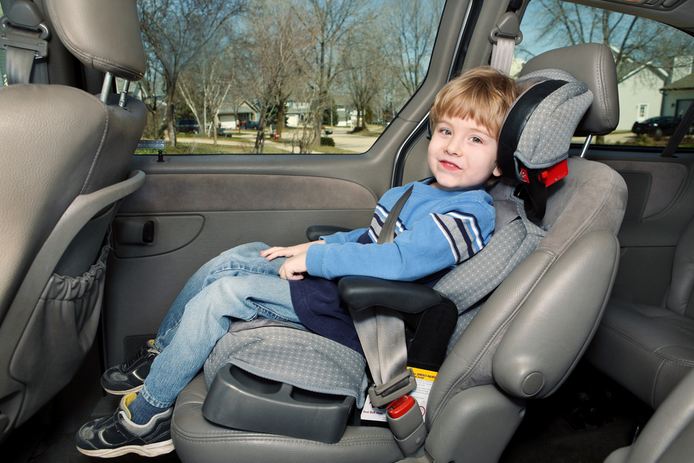 proteger a tus niños en un automóvil-sele