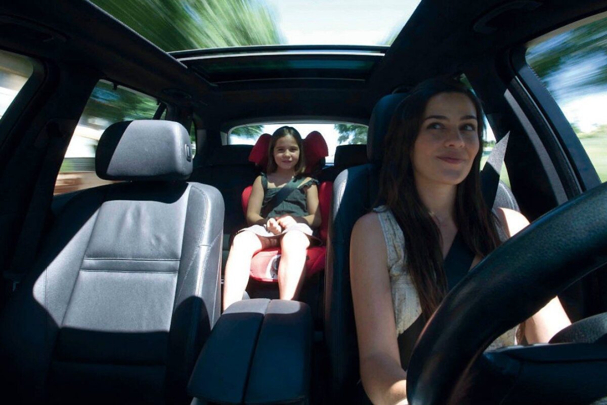 proteger a tus niños en un automóvil-sele