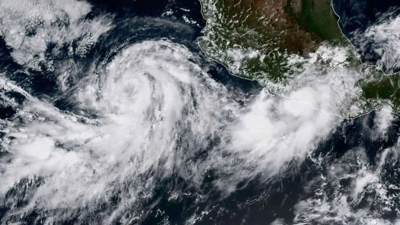 Llega tormenta tropical Norma con intensas lluvias
