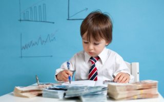 Pasos para enseñar finanzas personales a tus hijos