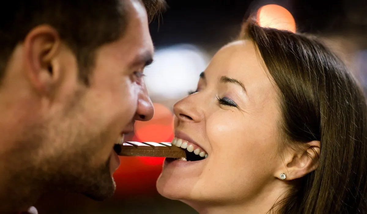 Comer chocolate te beneficia en diferentes formas