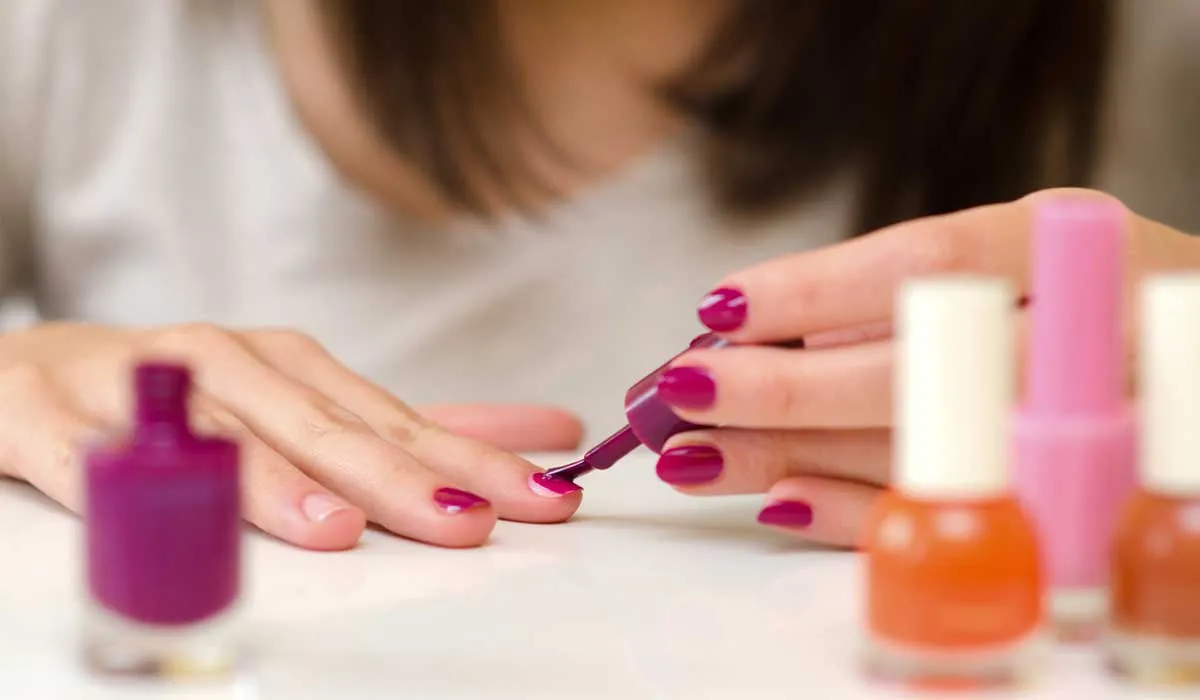 aplica el esmalte como una profesional