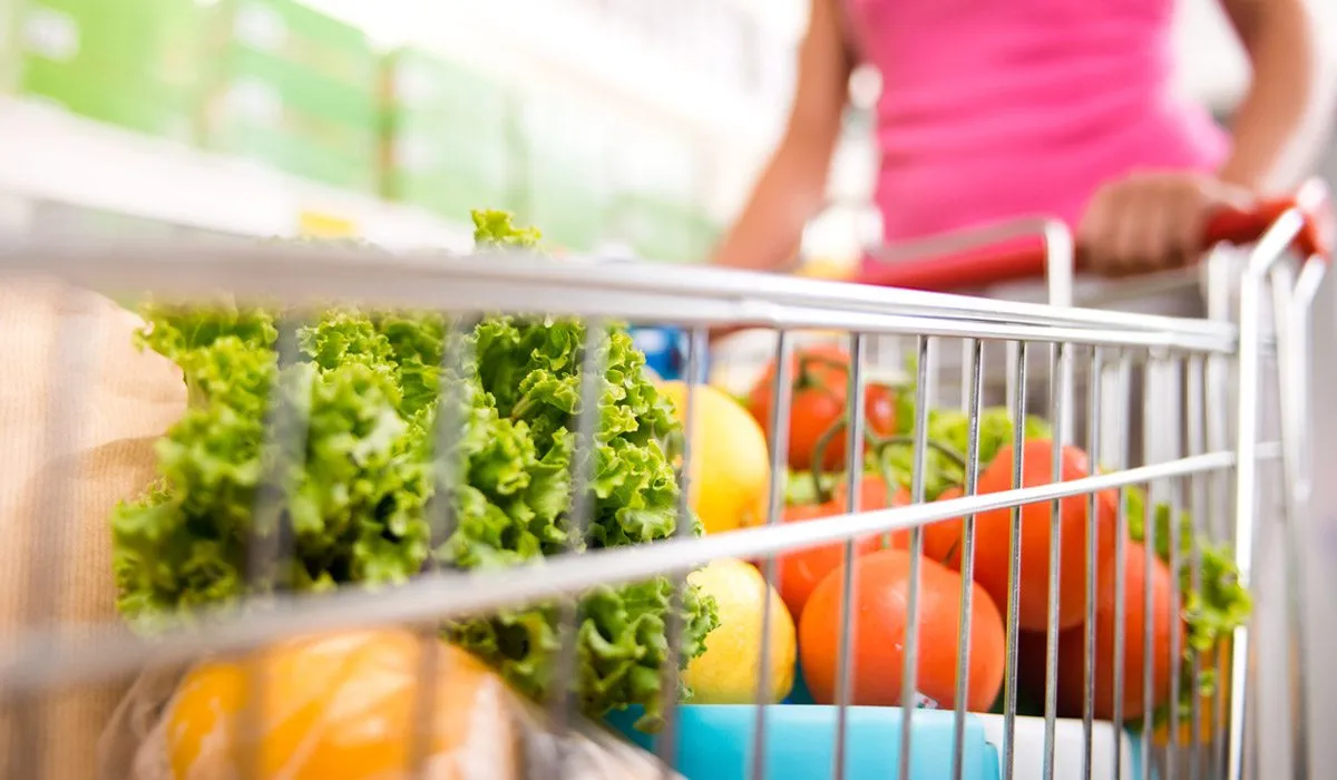 Pierde kilos con más comida pero menos calorías