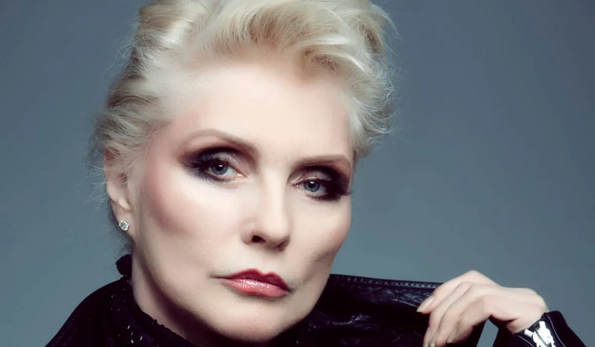 La vocalista de Blondie en contra de los muros