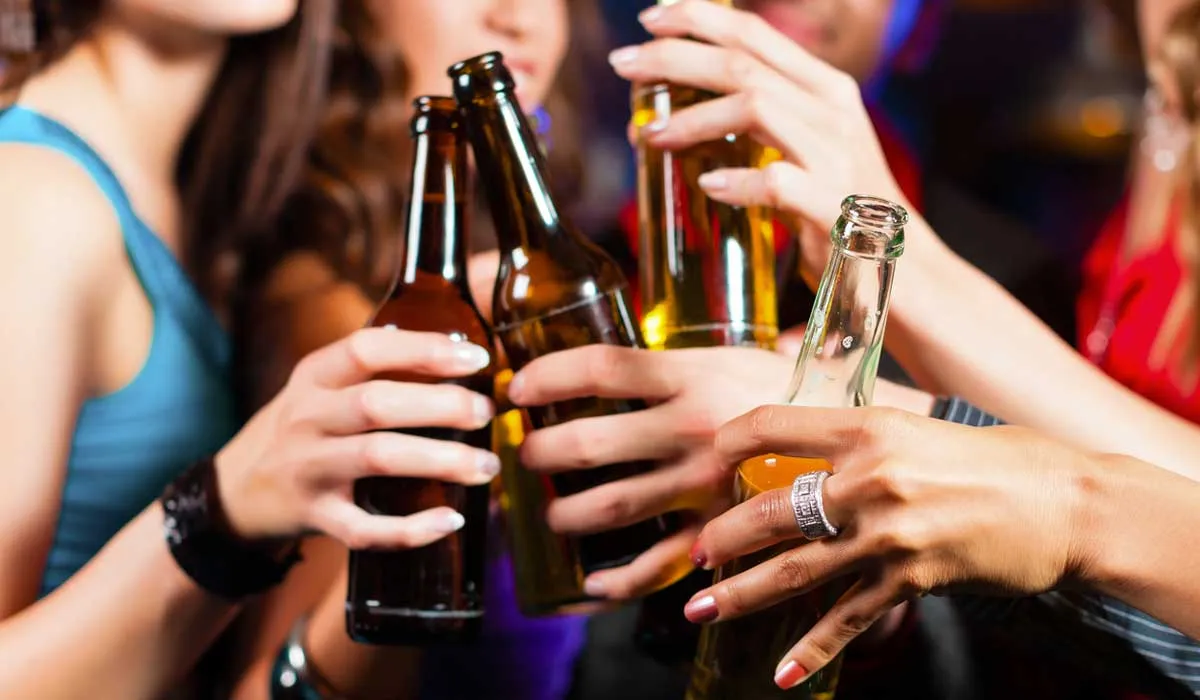 El cáncer de mama y su relación con beber alcohol por primera vez