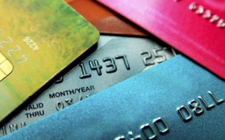 pagar con tarjeta de crédito o de débito