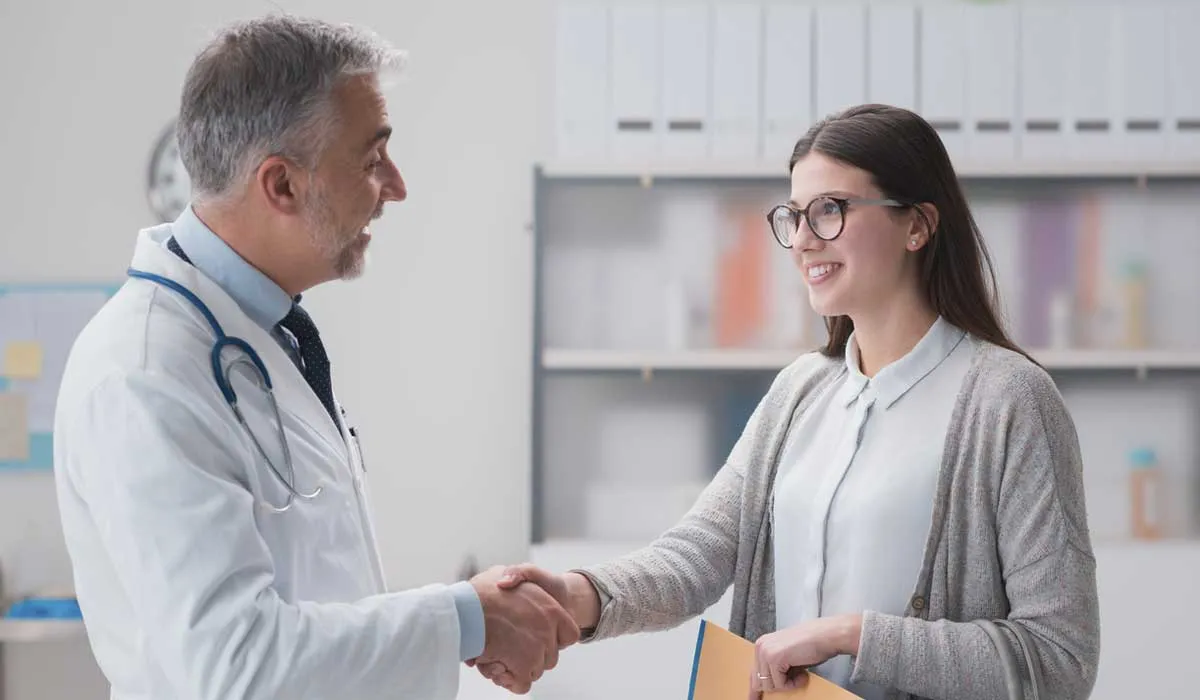 Cosas que tu doctor sabe con solo mirarte