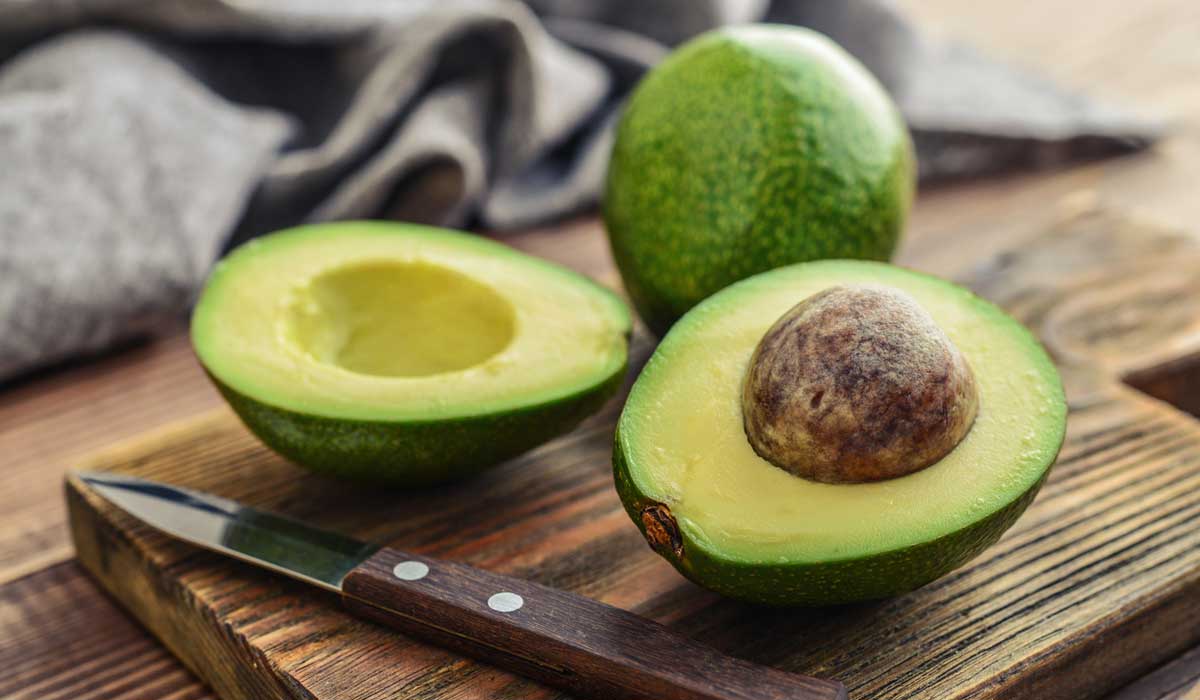 el aguacate puede ayudar con tu colesterol