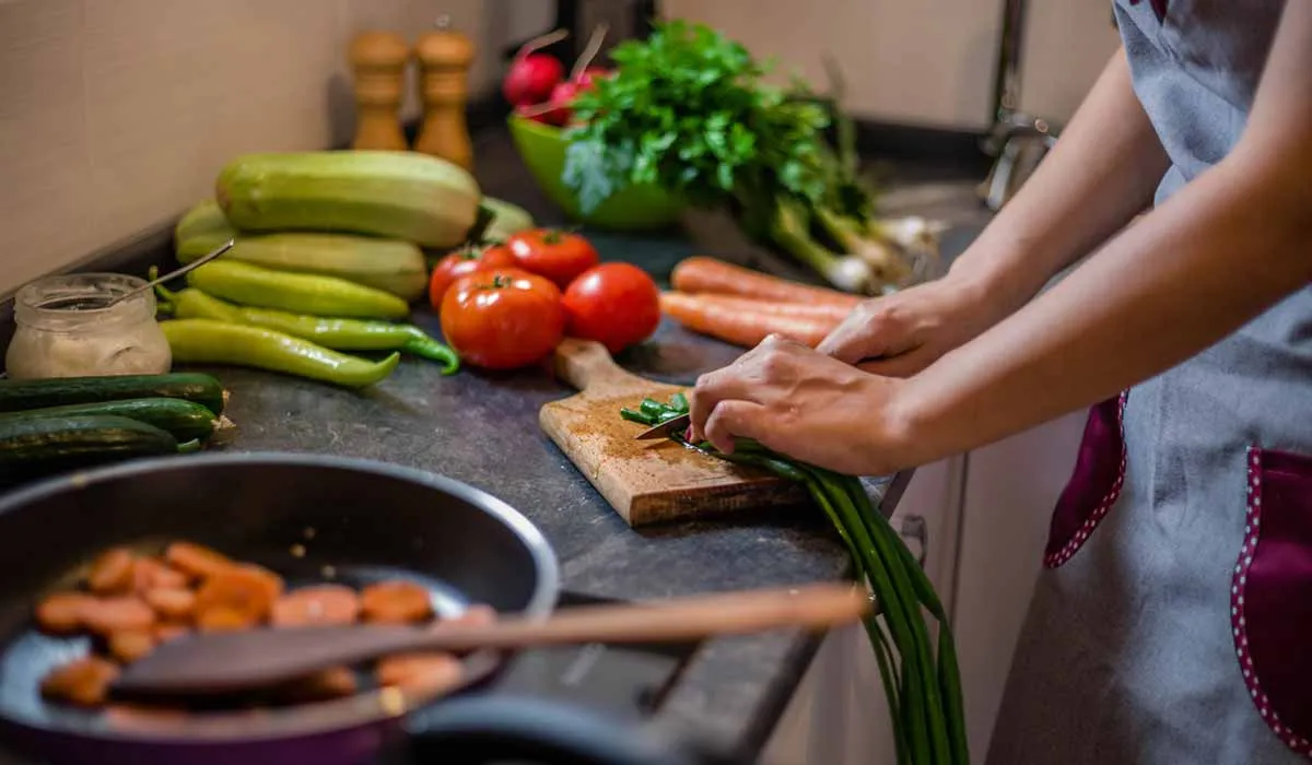 Cuida a tu familia y a ti de alguna intoxicación alimentaria en casa