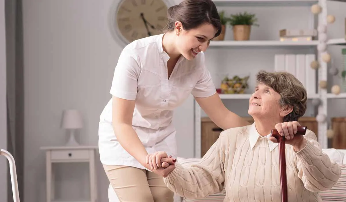 ¿Sientes culpa si dejas a tus padres en una casa de retiro?