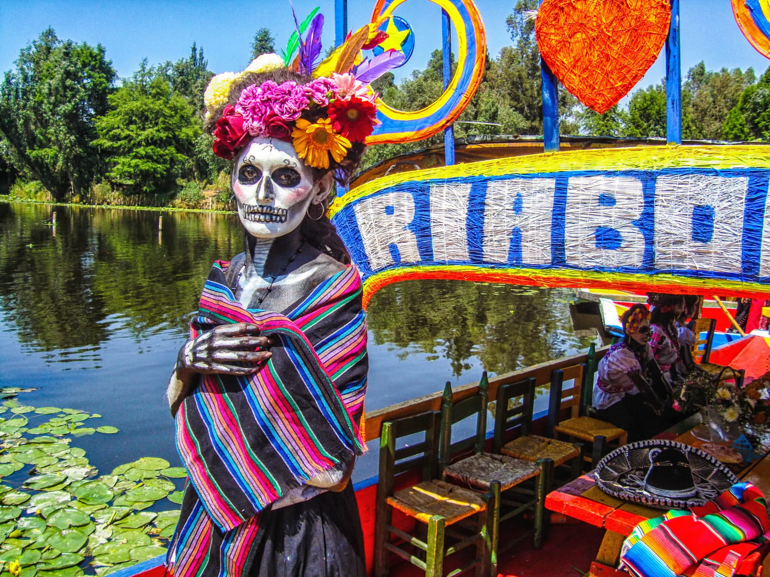Déjate seducir por las tétricas historias de 'La Catrina trajinera'