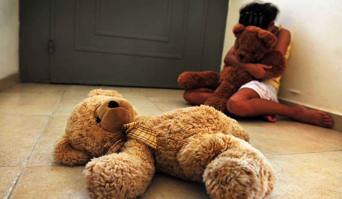 alumbra-institucion-contra-el-abuso-infantil