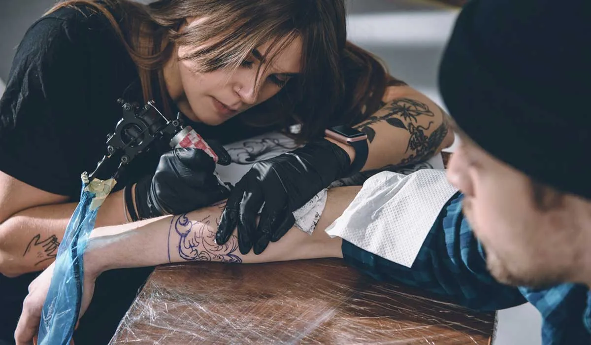 ¿Pensando en hacerte un tatuaje? Toma tus precauciones