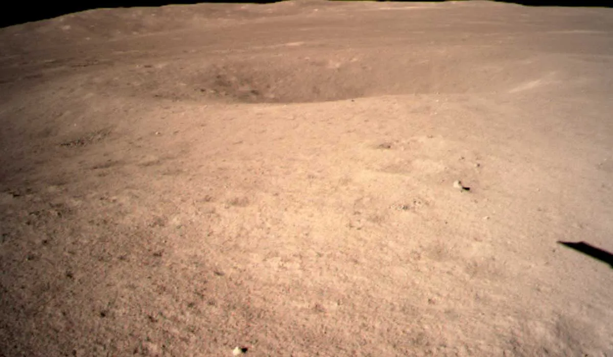 China logra la primera fotografía de la cara oculta de la Luna