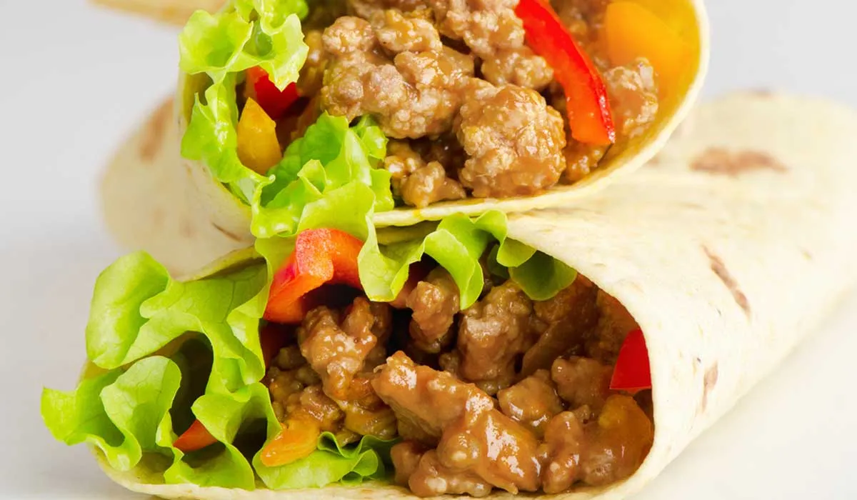 Fajitas de res con salsa de aguacate y jitomate 