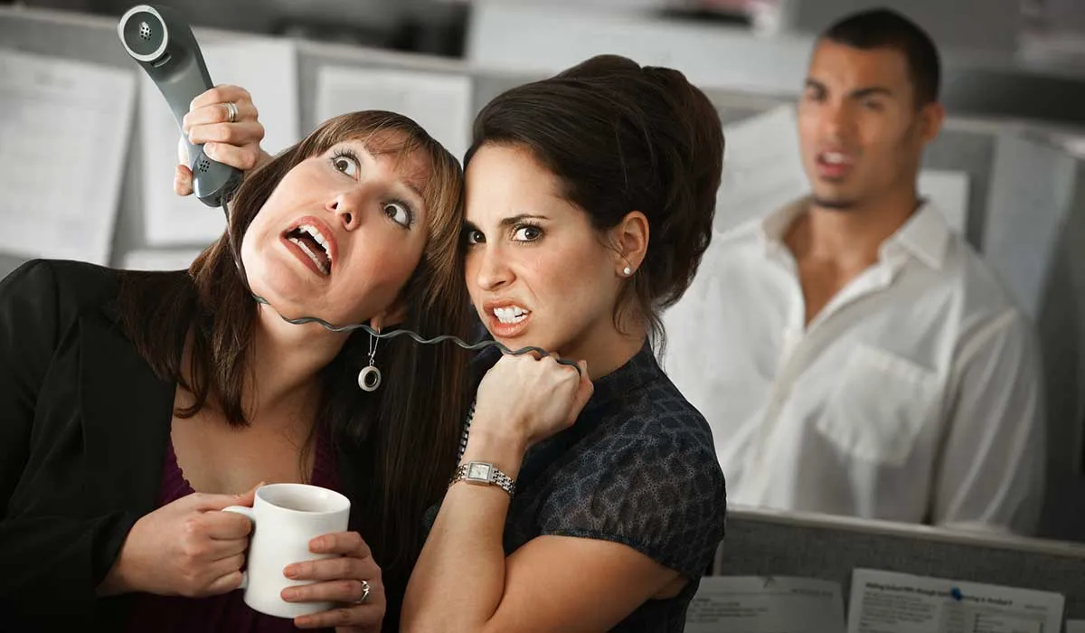 estres laboral por relaciones toxicas en el trabajo