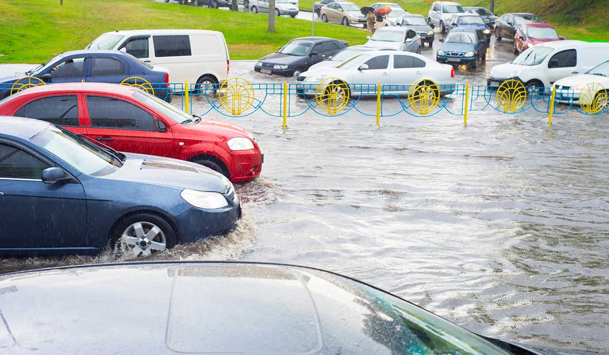 qué hacer si hay una inundación y estás en tu auto