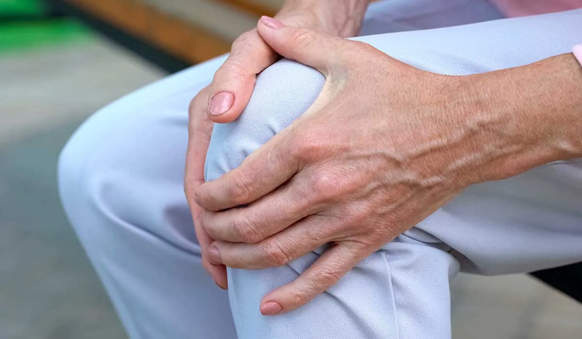 cuídate de la osteoporosis durante la menopausia