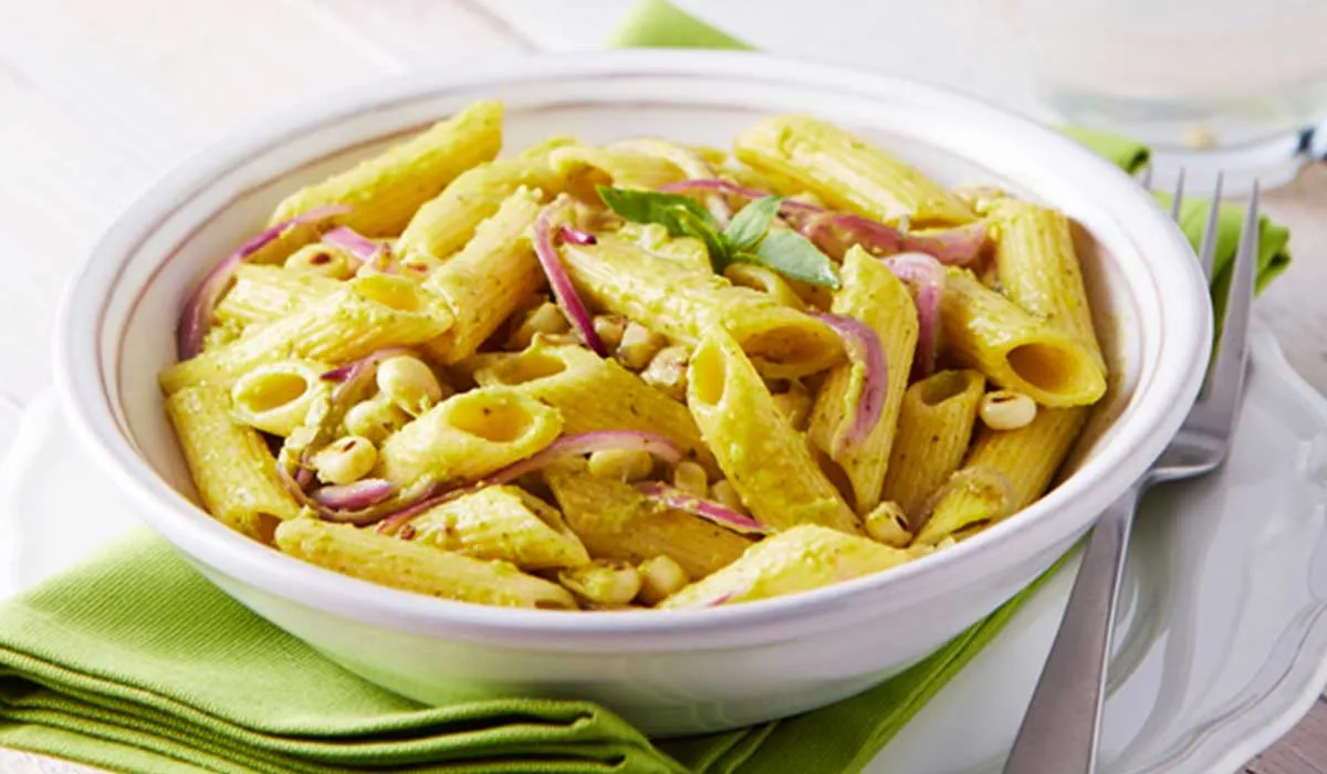 Receta de pluma en salsa de chile poblano para celebrar el día de la pasta