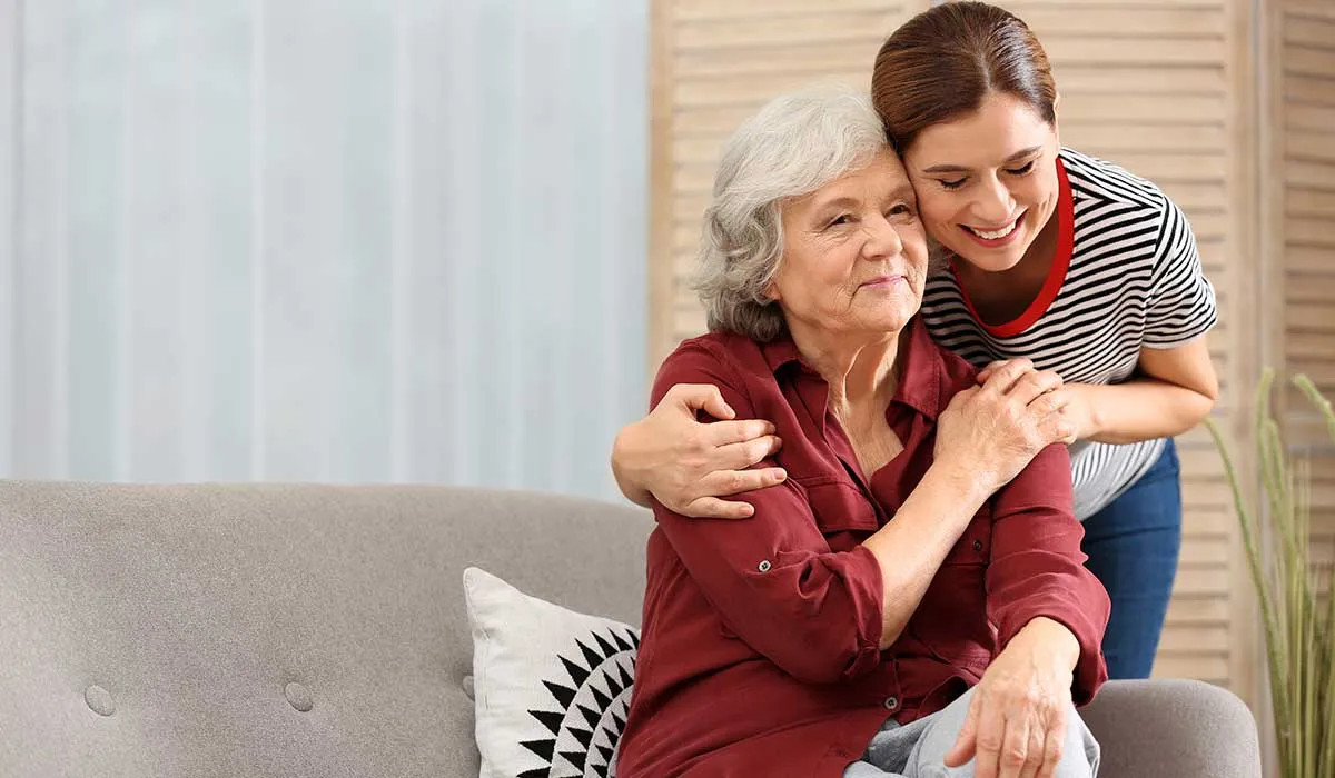 ¿Cuidas a alguien con Alzheimer? ¡Pide ayuda en estas fechas!