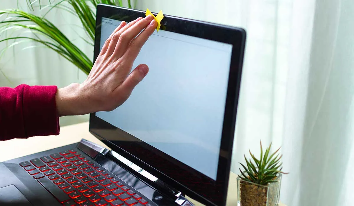 ¿te pueden vigilar por la cámara de tu computadora?