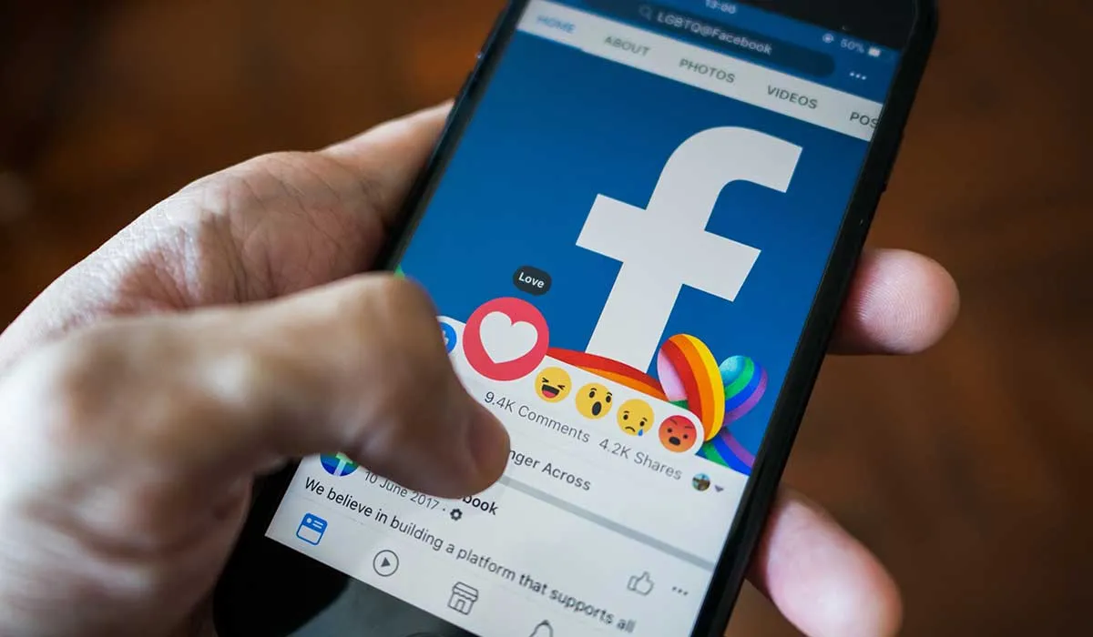 cuidado con lo que haces en facebook