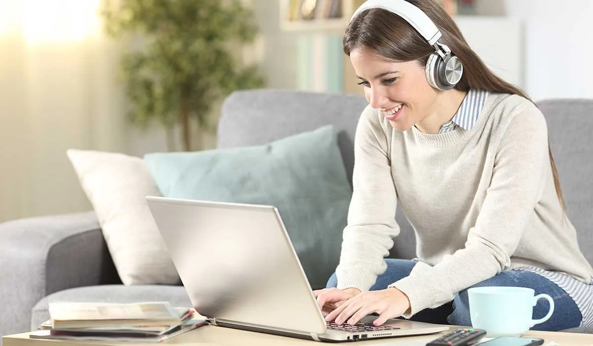 evita lastimar tus oídos con los audífonos