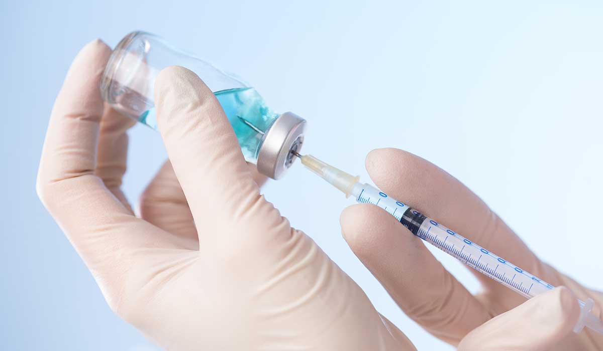 por qué tarda tanto la vacuna contra el coronavirus