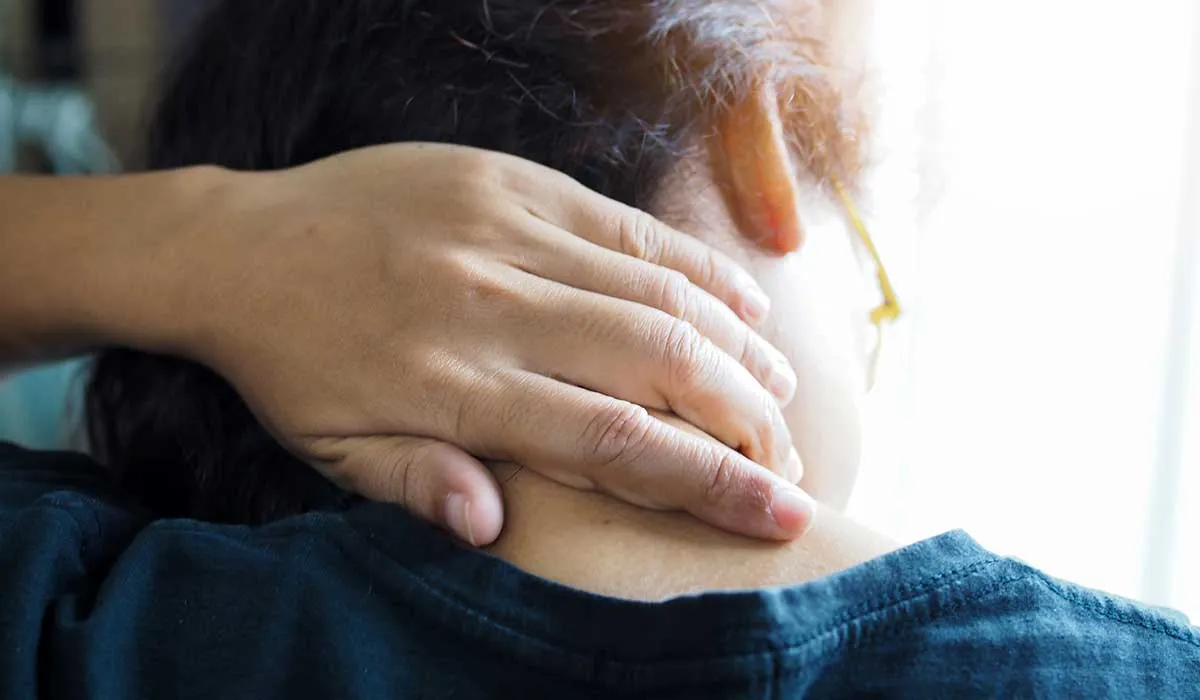 cuida tu cuello de estos síntomas que podrían ser de cáncer