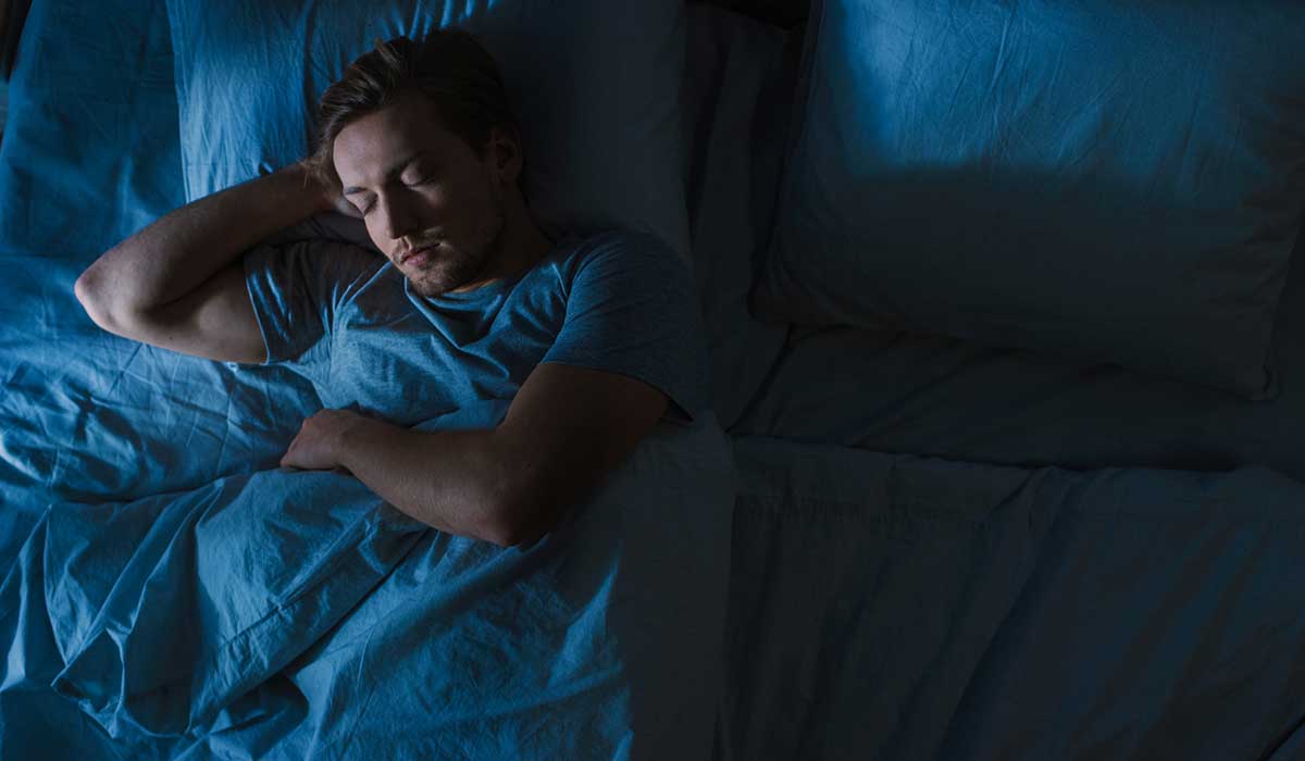 dormir poco puede deshidratar tu cuerpo