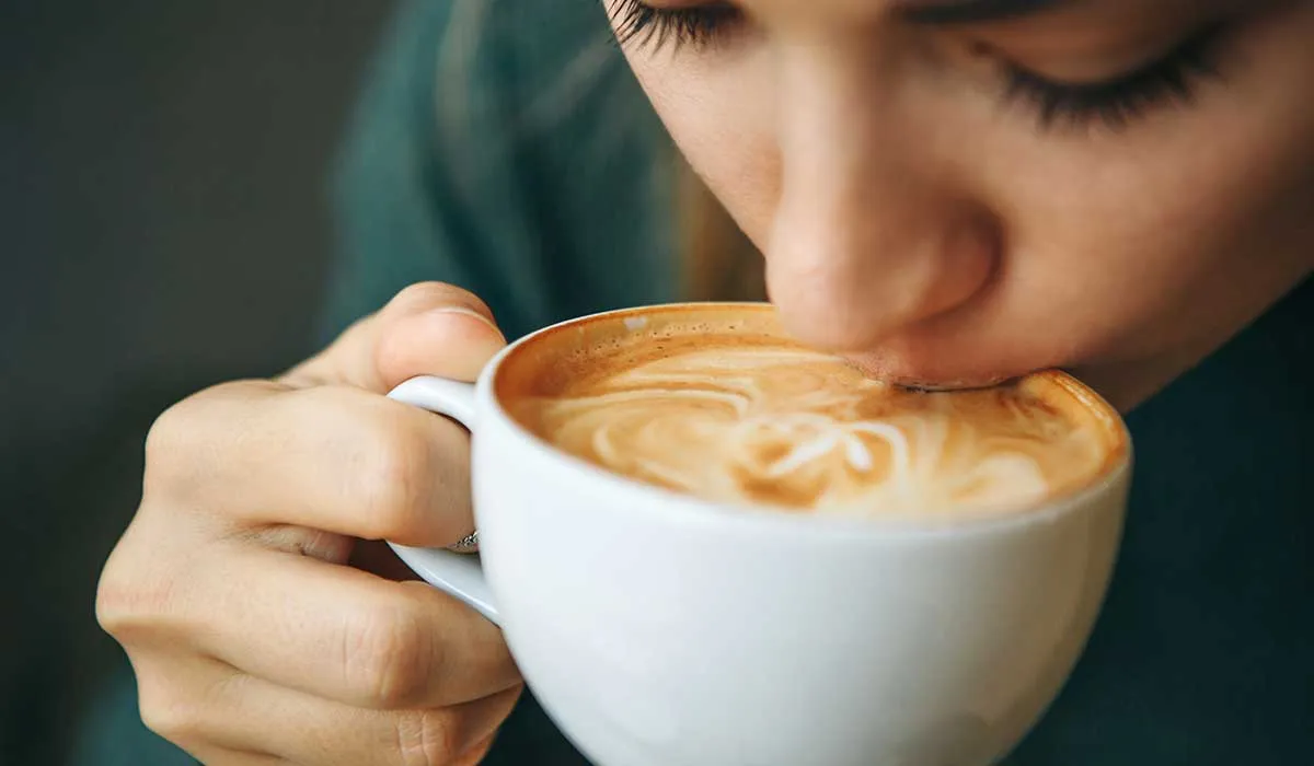 combinación de café y problemas del estómago