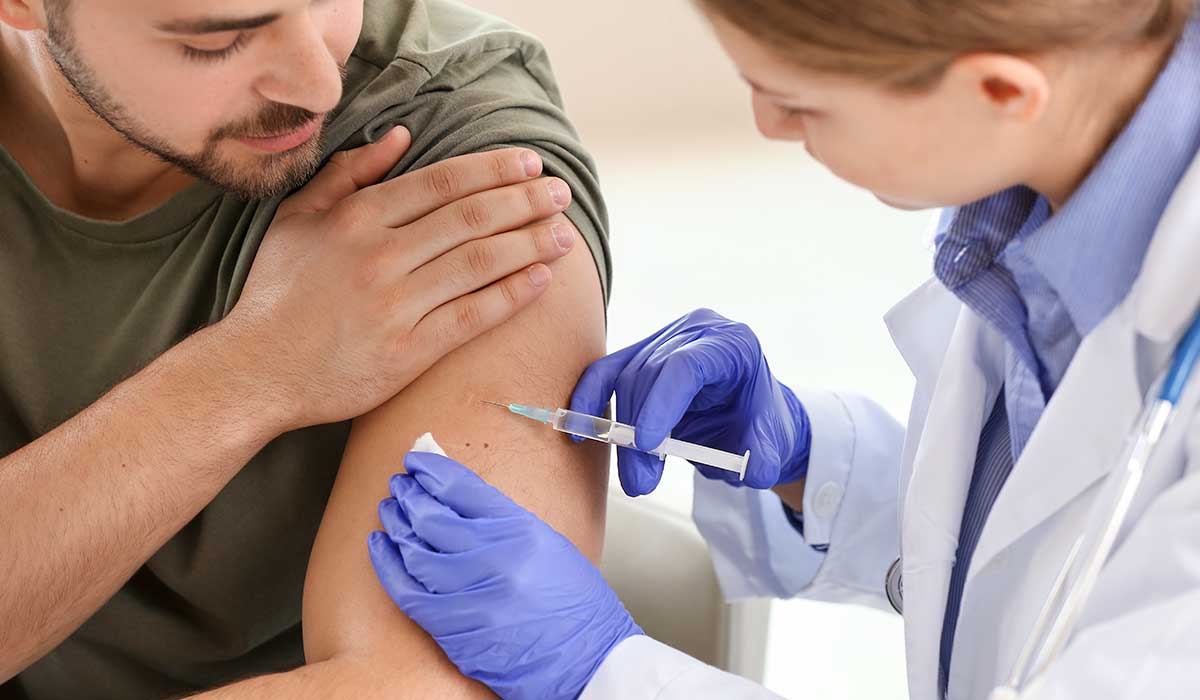 vacunarse contra influenza para no agravar probabilidades de coronavirus