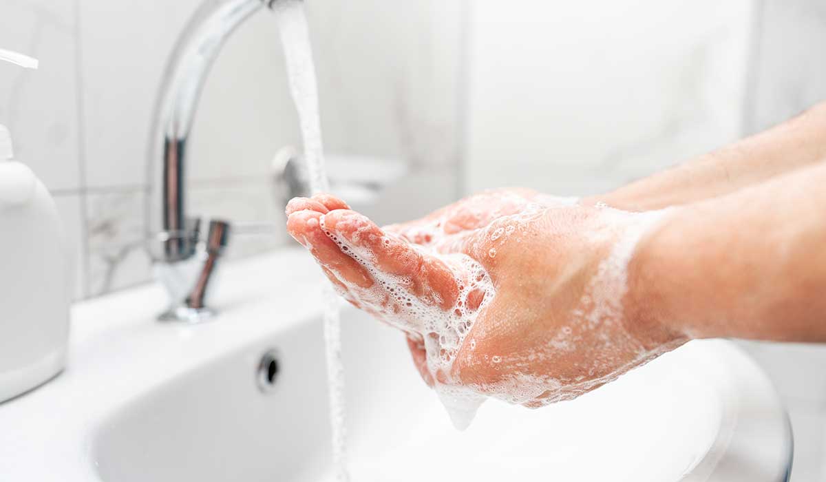 qué tipo de jabón es mejor, líquido o de barra