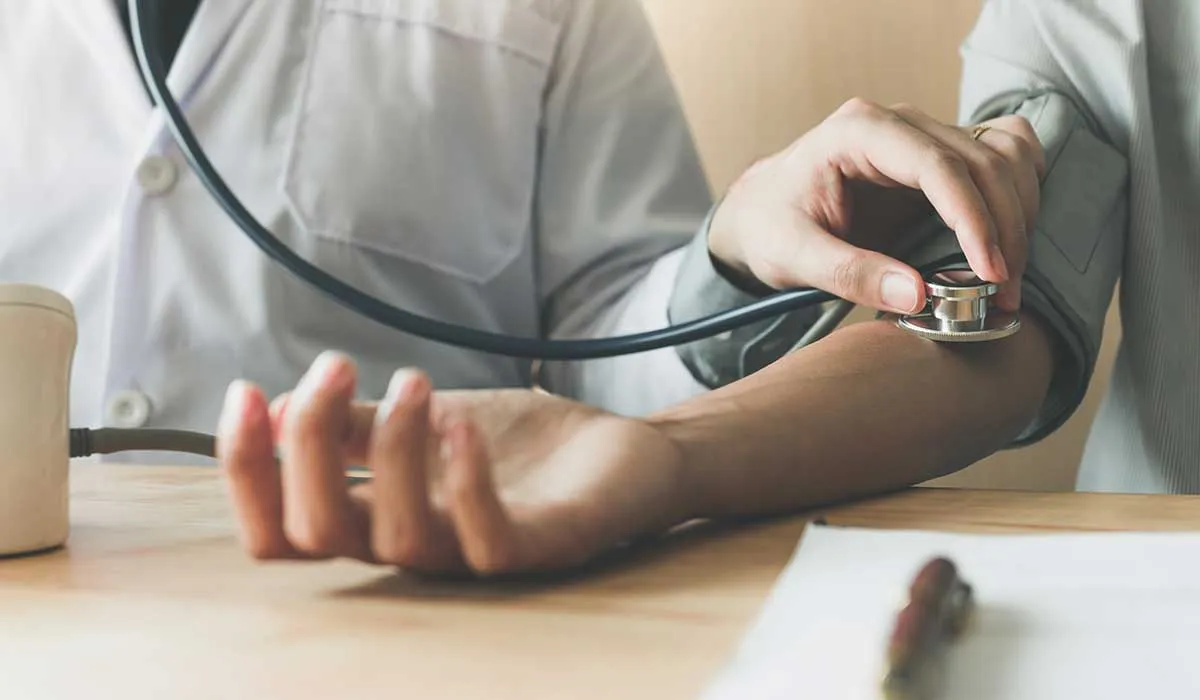 toma de la presión arterial y lo que puede afectarla