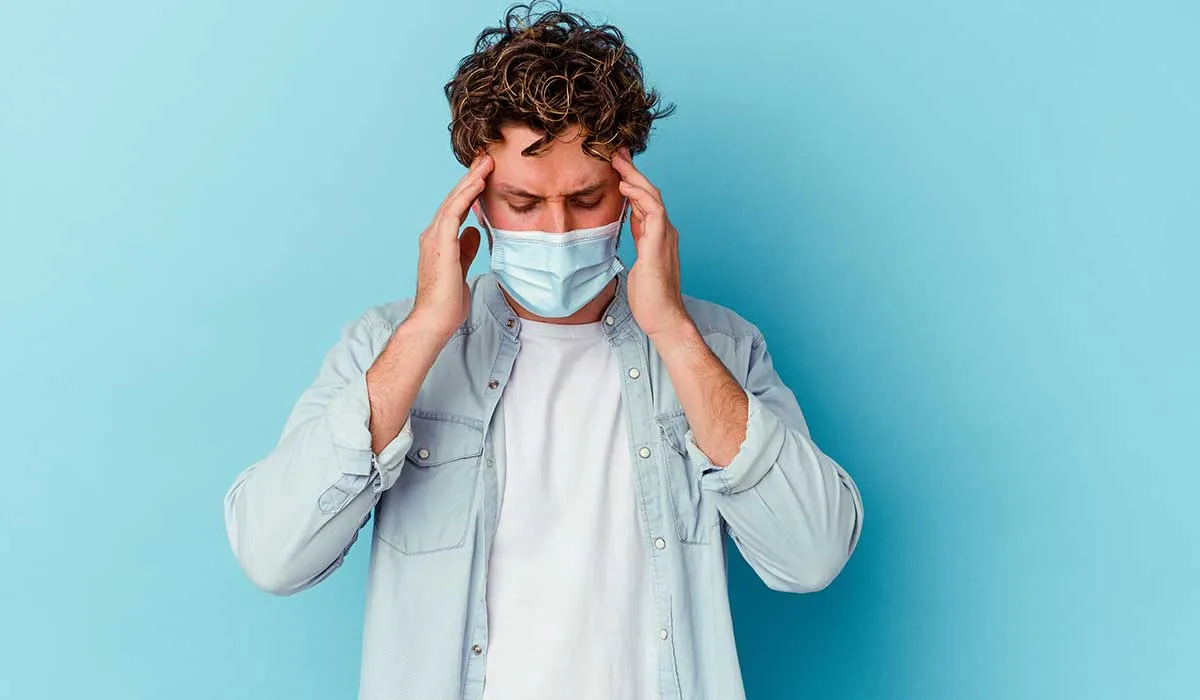 dolor de cabeza podria indicar que tu sistema inmune lucha contra covid