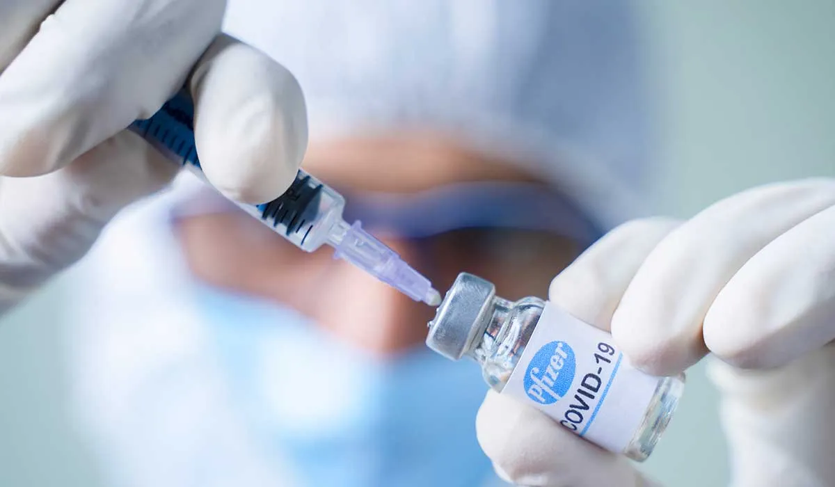 vacuna Pfizer y AstraZeneca pueden dar mejor protección en conjunto