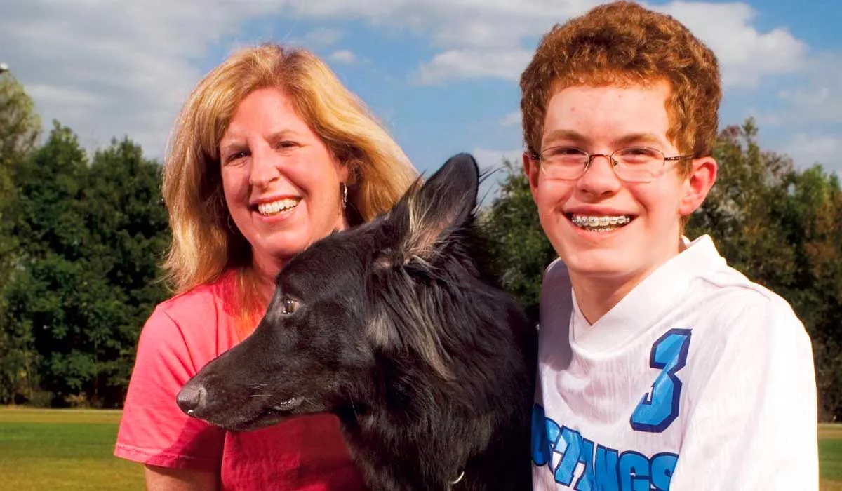 este niño fue encontrado por un perro cuando todos creían que estaría muerto