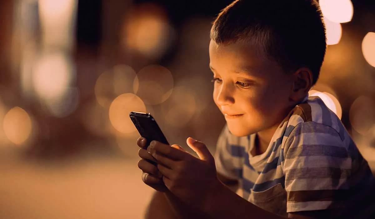 hijos que tienen problemas para dejar el celular