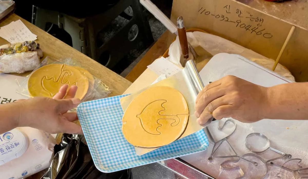 un éxito la venta de galletas del juego del calamar