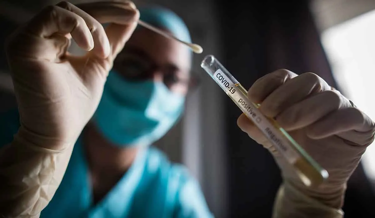 se buscan personas resistentes al covid