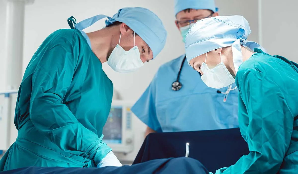 le niegan trasplante de corazon por no creer en la vacuna