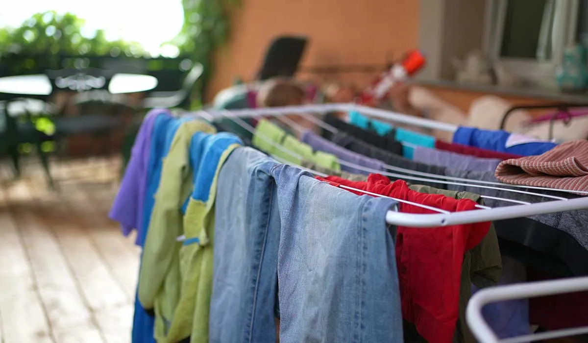 tips para evitar el olor a humedad de la ropa