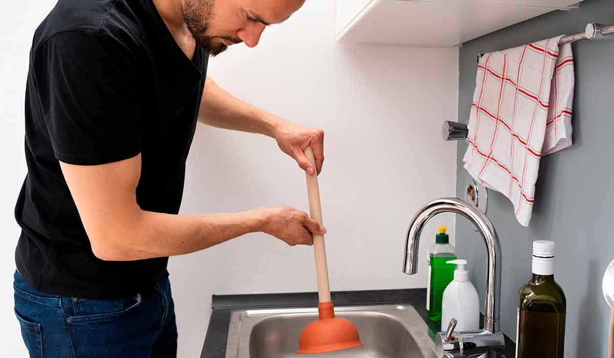 Cómo destapar el desagüe del lavabo: truco definitivo para hacerlo  rápidamente – Enséñame de Ciencia