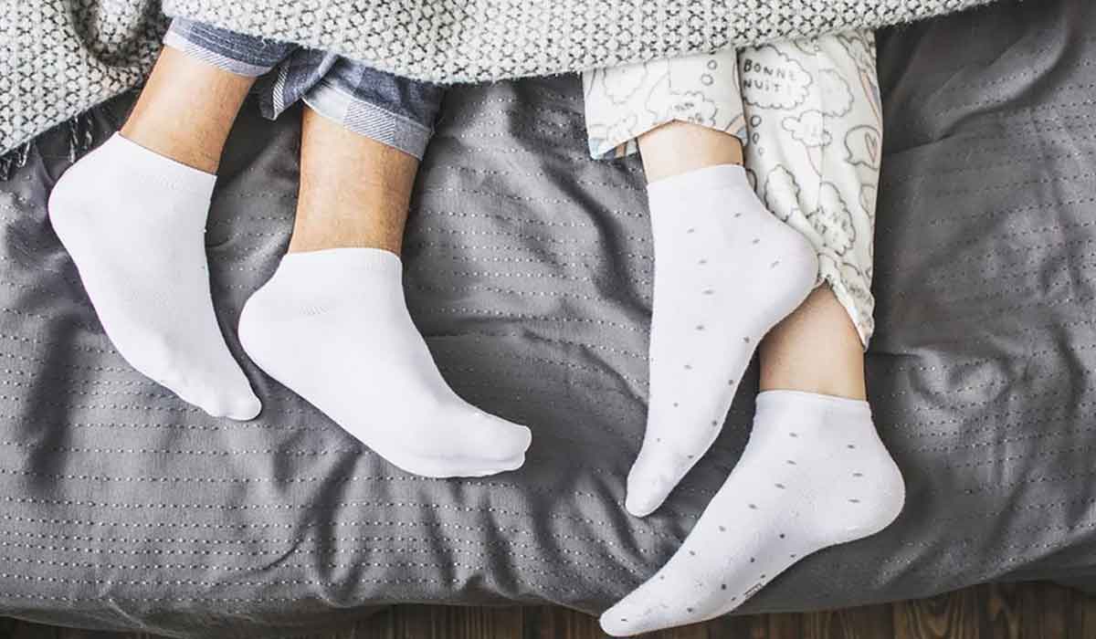 por qué dormir con calcetines