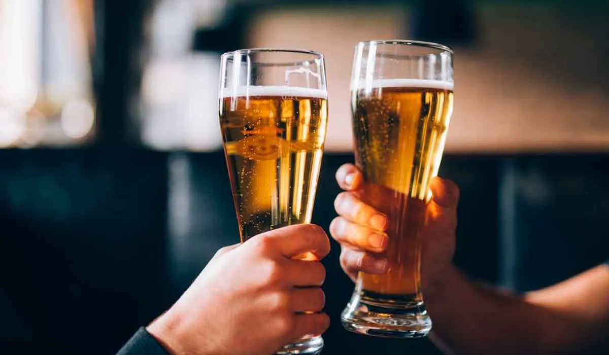 causas por las que te pones borracho rápido después de beber alcohol