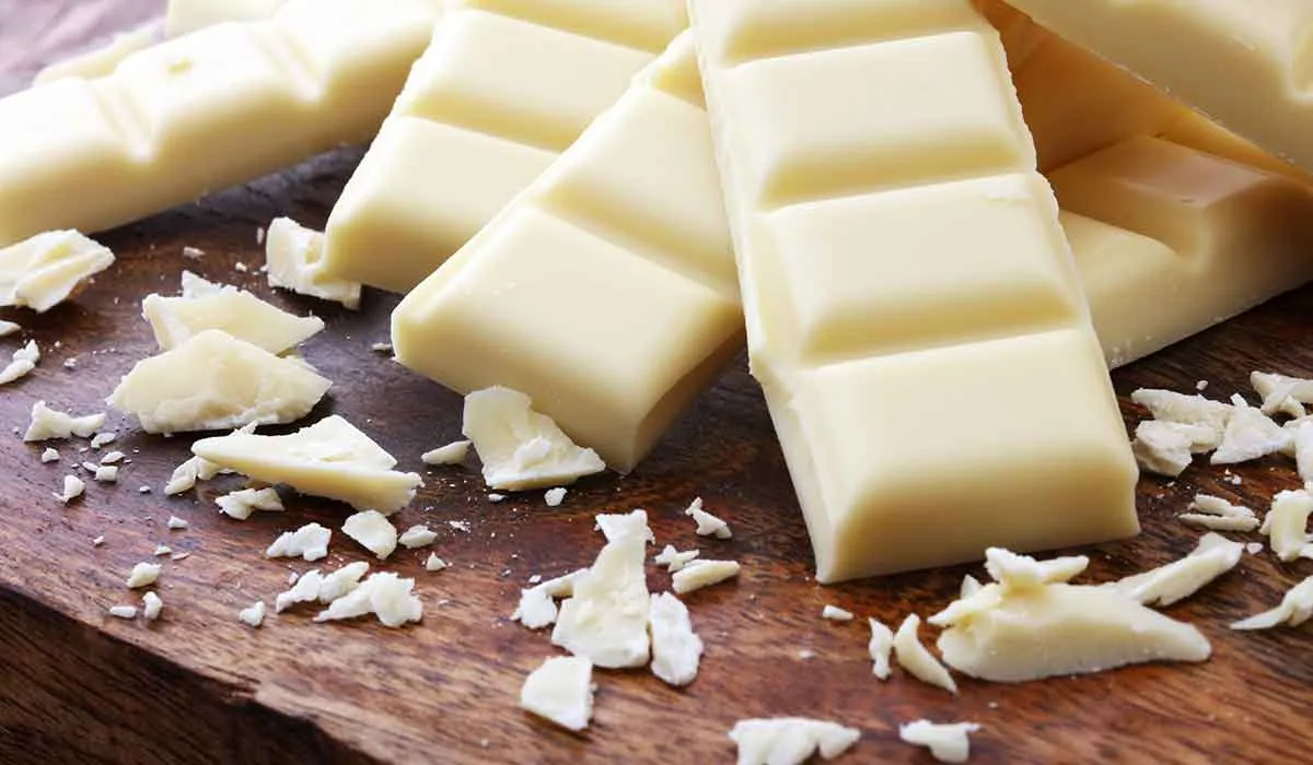 de que está hecho el chocolate blanco